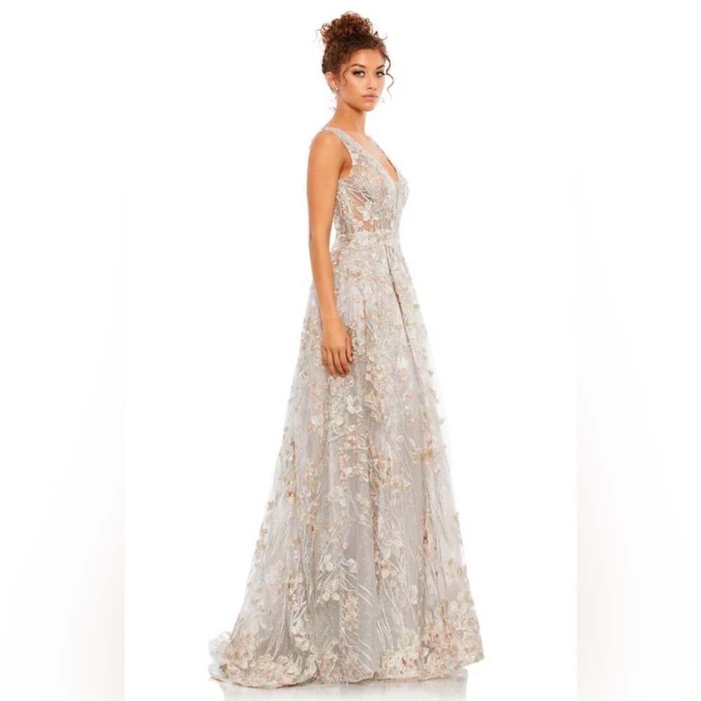 A-line embroidered floral gown - Picture 2 of 16